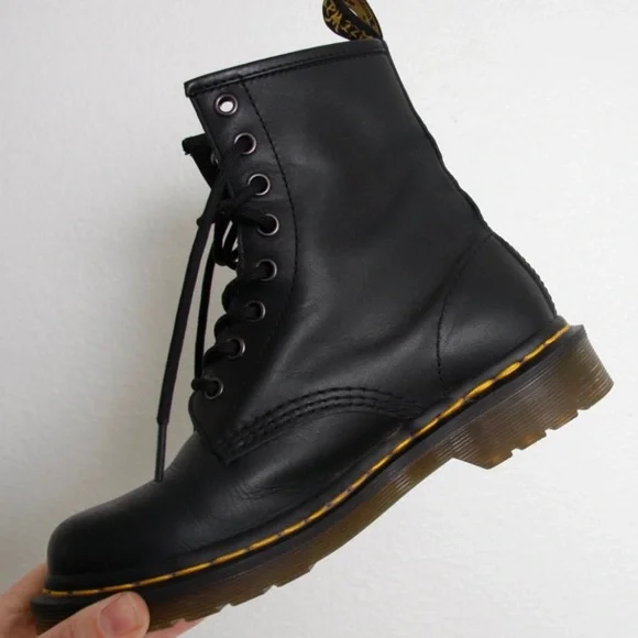 Dr Martens 1460 WOMEN'S SMOOTH LEATHER LACE UP BOOTS Excellent pre-owned! - Picture 11 of 11